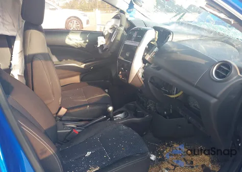 2015 Nissan Versa Note S (Sr)/S Plus/Sl/Sr/Sv z USA, uszkodzony, nr VIN 3N1CE2CP6FL378907